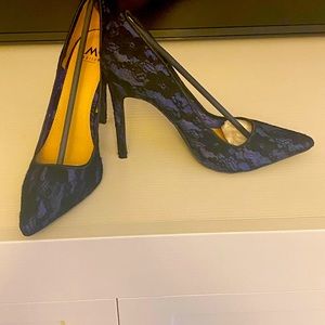 Madison by Shoe Dazzle Blue/Black Lace Pump